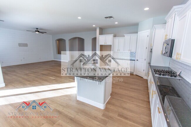 Building Photo - 20309 E Avenida Del Valle