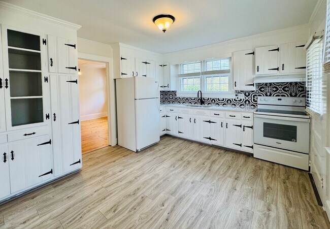 Building Photo - Cozy and Convenient Home in Oxford - Move in Ready