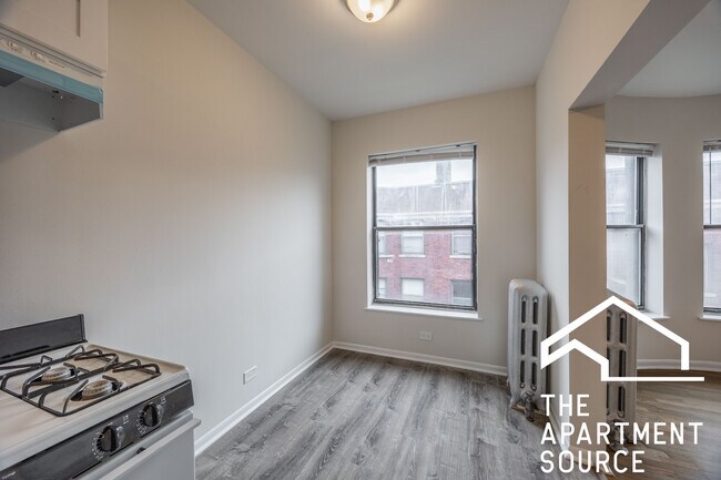 Building Photo - 7728 N Marshfield Ave