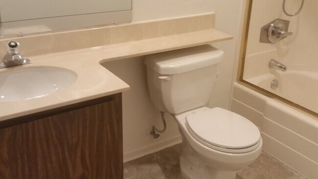 Building Photo - MOVE-IN READY! Peaceful 1-Bedroom Top Floo...