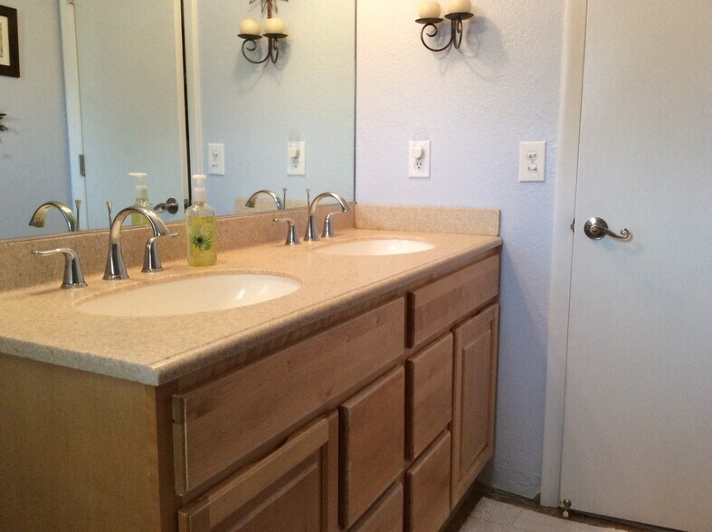 Building Photo - 533 Legume Drive