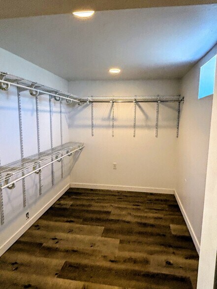 Building Photo - 309 E 4475 S