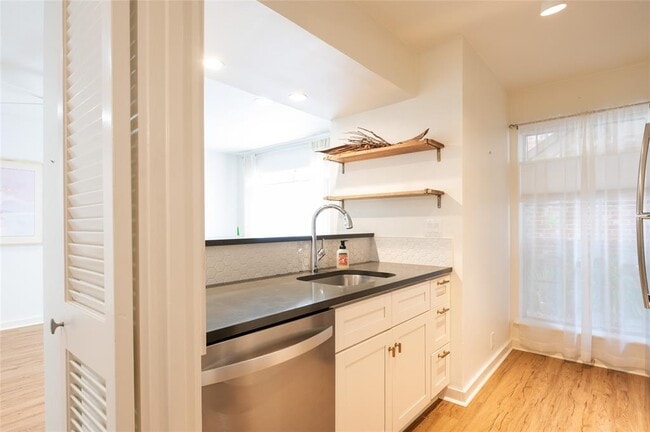 Building Photo - 7920 Rockwood Ln