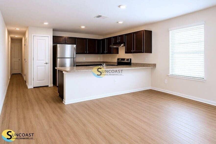 Building Photo - 6535 Sweetbay Ln