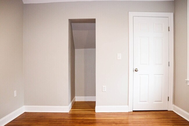 Building Photo - 133 Kendrick Ave