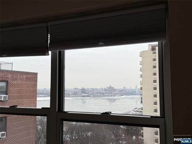 Building Photo - 1450 Palisade Ave