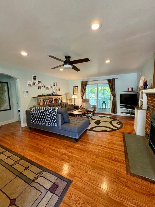 Building Photo - Single Family Home for Rent