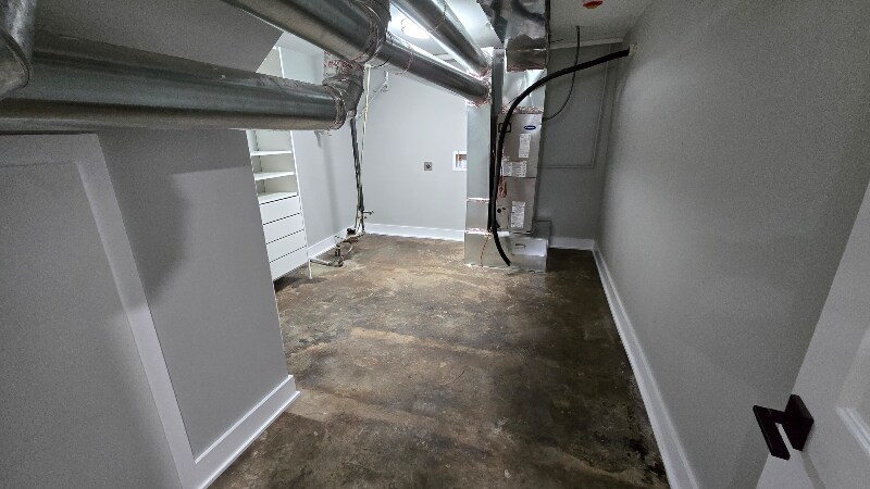Building Photo - 1600 W 37th St