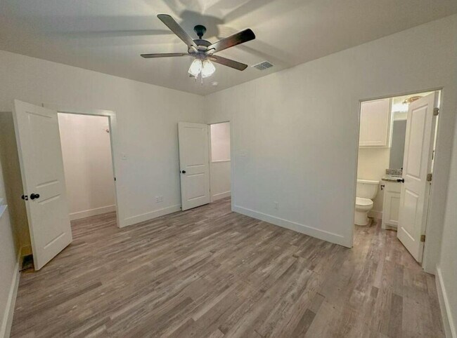 Building Photo - Heart of Lubbock Duplex