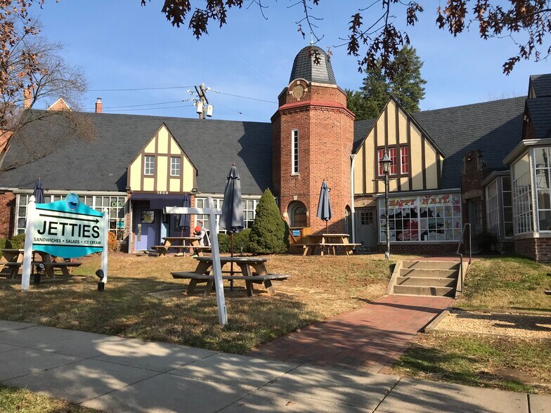 Building Photo - 4545 MacArthur Blvd NW