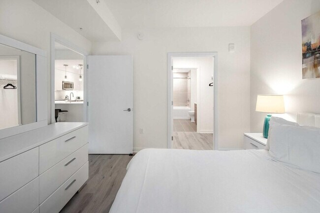 Building Photo - 1051 First St NE