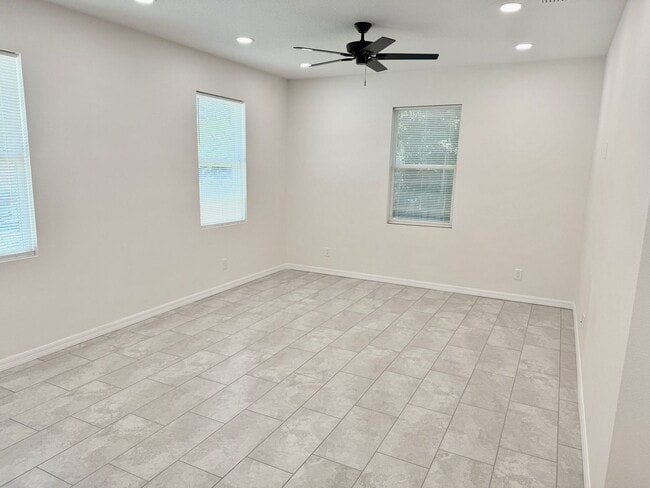 Building Photo - Brand New Home located in the heart of Tampa!