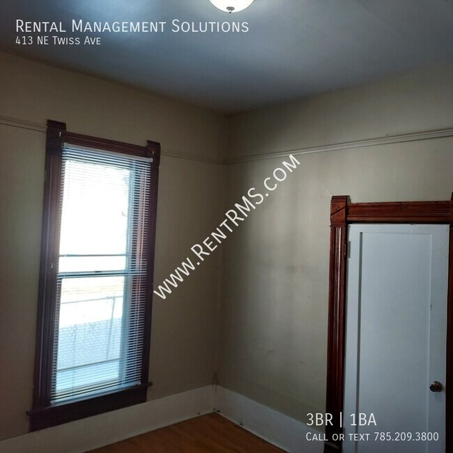 Building Photo - 413 NE Twiss Ave