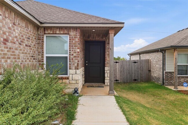 Building Photo - 11832 NW 94th St