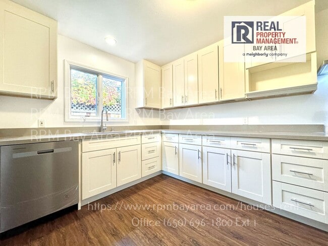 Building Photo - Bright 4-Bedroom, 2-Bath Single-Level Home with Bonus Room – Palo Alto