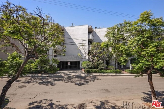 Building Photo - 15480 Antioch St