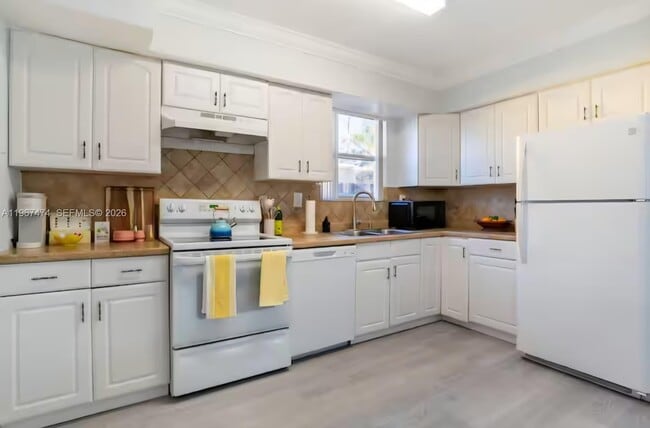 Building Photo - 7881 Sheridan St