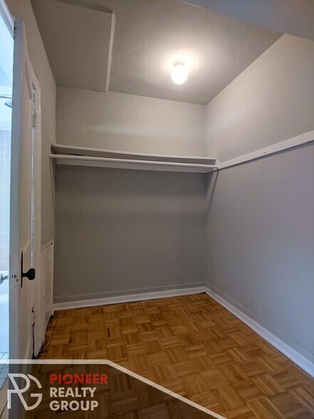Building Photo - 705 W Belmont Ave