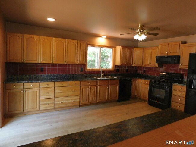 Building Photo - 60 Osga Ln