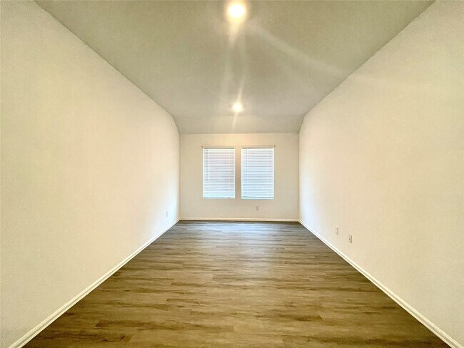 Building Photo - 5011 Viridian Forrest Dr