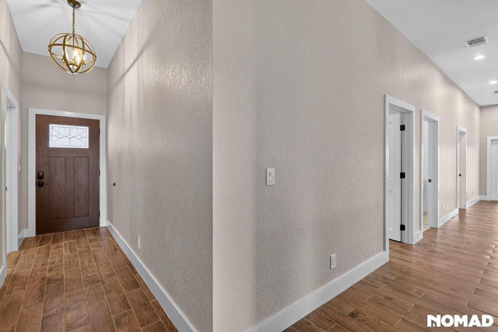 Building Photo - 1130 Circle Acres