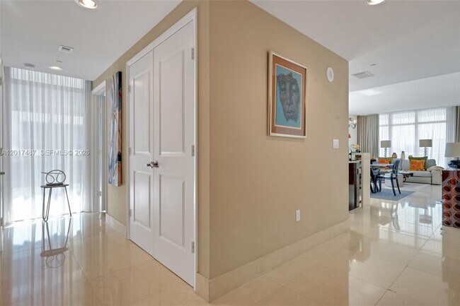 Building Photo - 3737 Collins Ave
