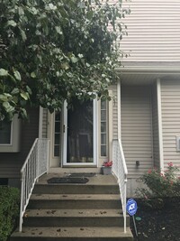 Building Photo - Beautiful home with finished basement