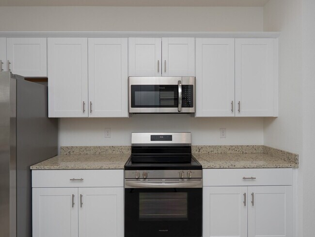 Building Photo - 3 Bedrooms | 2 Bathrooms | 2-Car Garage | Biscayne Landing – Gated Community