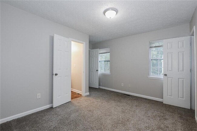 Building Photo - 7215 Crestside Dr
