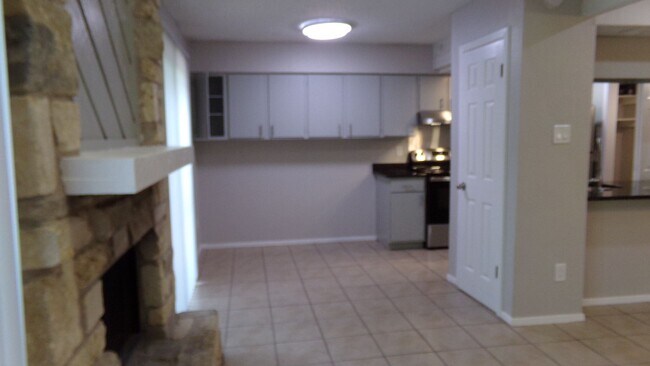 Building Photo - Yuhashi Properties1 (1606 Waterloo Trl)