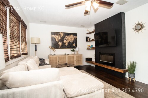 Building Photo - 6217 Glenwood-