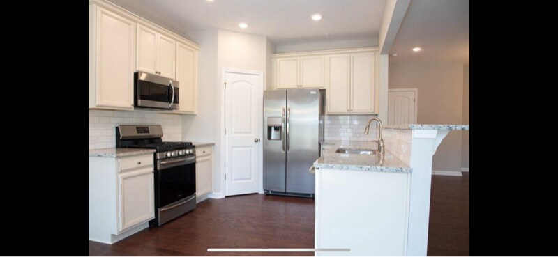 Building Photo - 1210 Foxcroft Ln