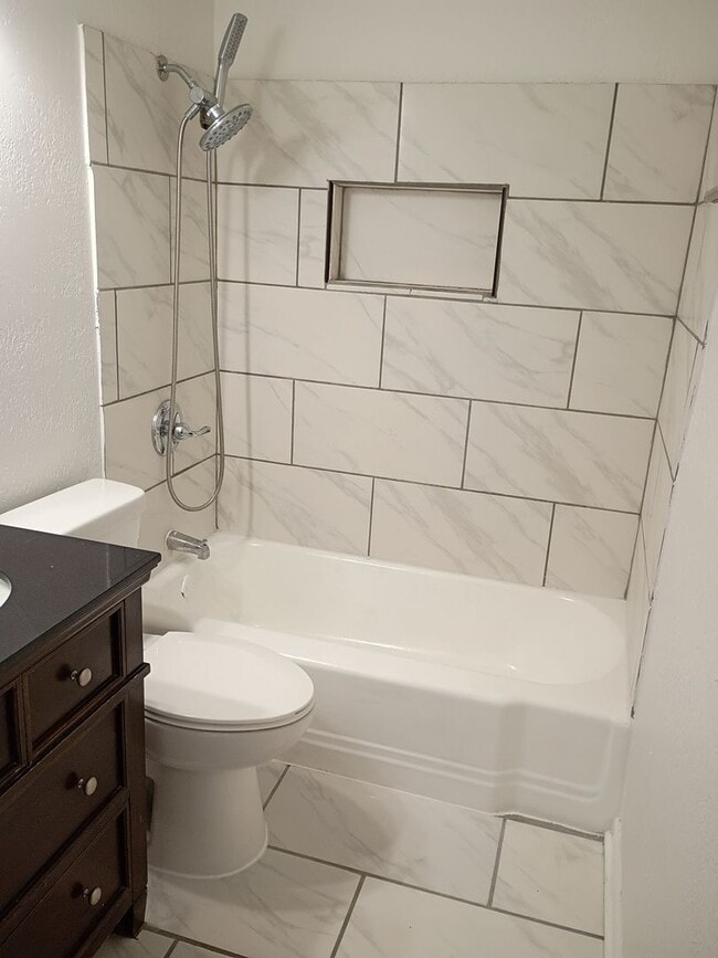 Building Photo - Updated 3BR/2BA + Detached 2-Car Garage!