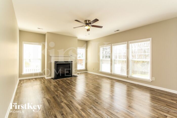 Building Photo - 10622 Quarrier Dr