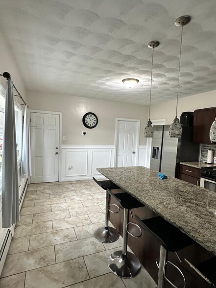 Building Photo - 8. Seymour Ave