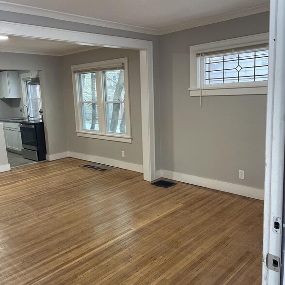 Building Photo - 378 Roycroft Dr