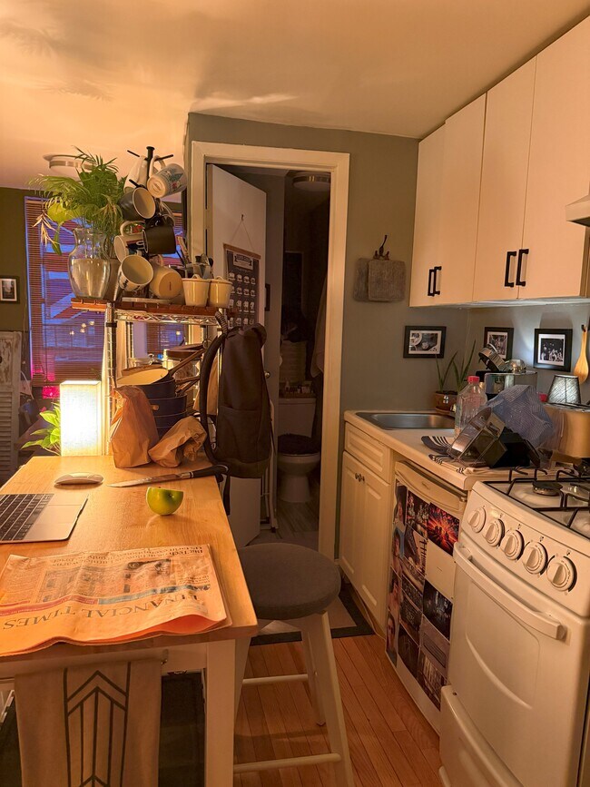 Building Photo - 102 Saint Mark's Place