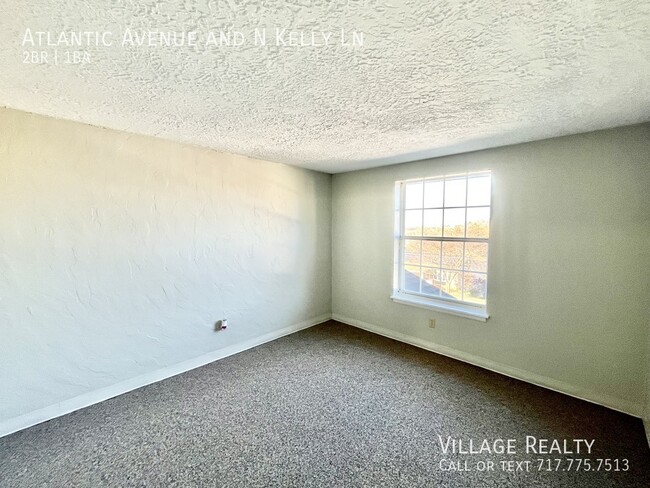 Building Photo - Newly-remodeled! Affordable 2-bed in Red L...