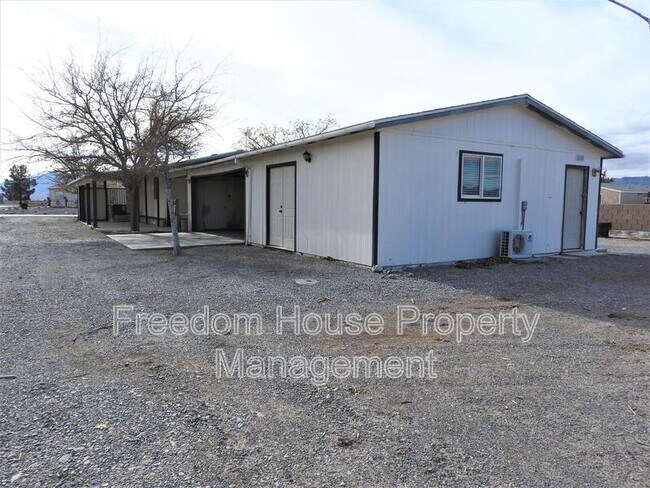 Building Photo - 2770 Rio Rico Dr