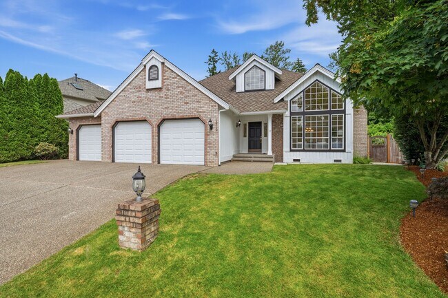 Building Photo - Beautiful 4 Bed 2.5 Bath Home in Renton