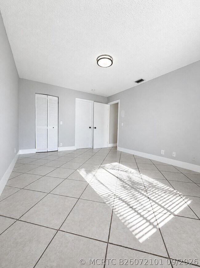 Building Photo - 628 Sea Pine Way
