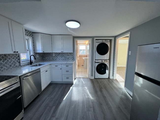 Building Photo - 141 Willow Grove Ave