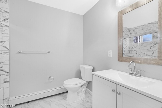 Building Photo - 25 Sandalwood Dr