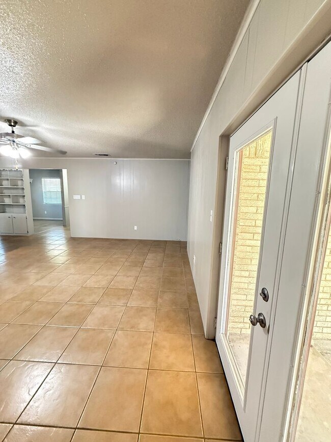 Building Photo - Classic Celina Charm with Vintage Comfort - Spacious 3-Bedroom Home with Large Yard and Covered P...