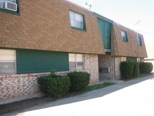 Building Photo - Cross Timbers Apartments