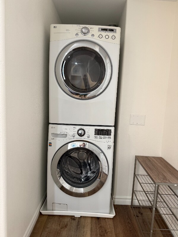 Building Photo - 7847 Hazelnut Dr