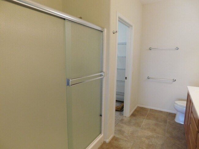 Building Photo - GORGEOUS HOME IN SUN CITY ALIANTE*AGE RESTRICTED COMMUNITY*3 LARGE BEDROOMS*OPEN FLOORPLAN*