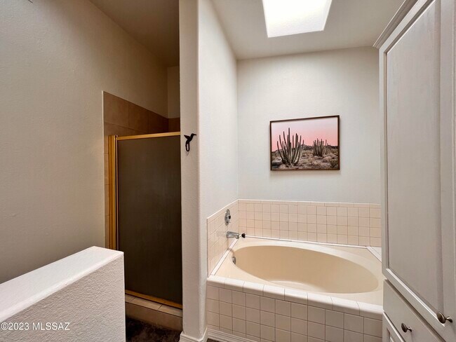 Building Photo - 5848 Bright Star Dr