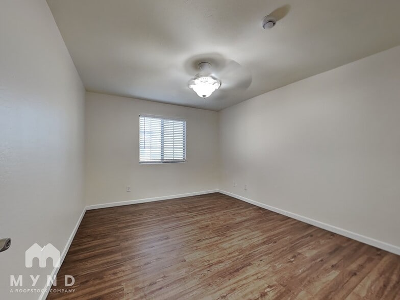 Building Photo - 17855 N 114th Dr