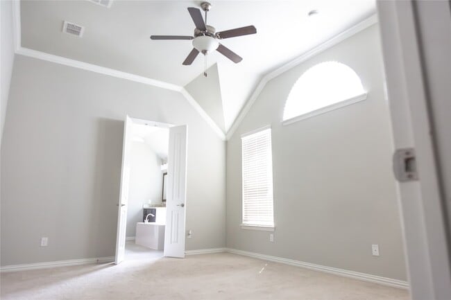 Building Photo - 16108 Gladewater Terrace
